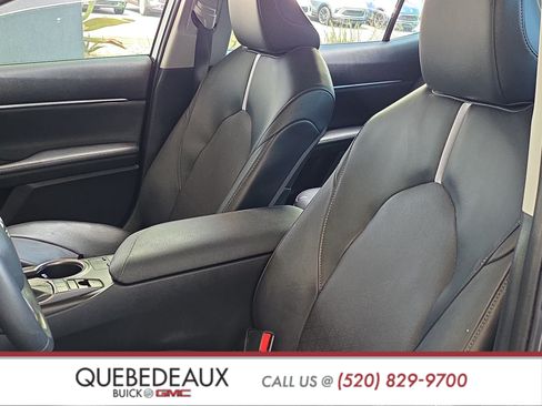 Used 2022 Toyota Camry XSE FWD image 11