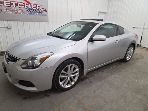 Used 2012 Nissan Altima 3.5 SR image 3