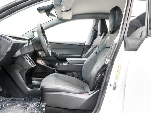 Used 2026 Tesla Model Y 2WD image 16