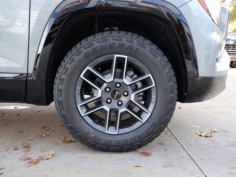 New 2026 GMC Terrain AT4 w/ LPO, Black Badging Package image 39