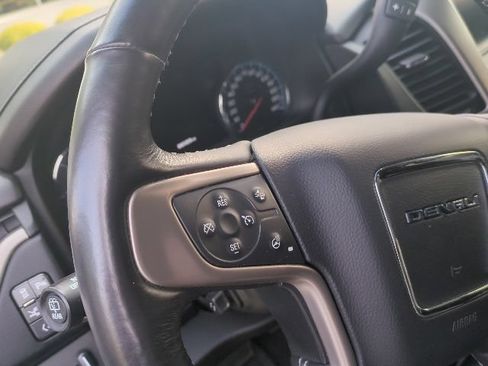 Used 2018 GMC Yukon XL Denali w/ Denali Ultimate Package AWD/4WD image 15