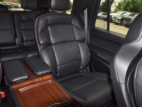 New 2026 Lincoln Navigator Black Label AWD/4WD image 23