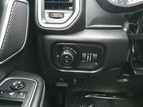 Used 2023 RAM 1500 Laramie image 21