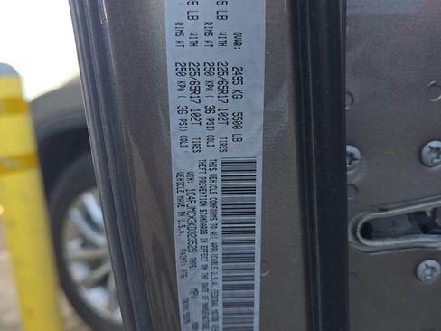 Used 2019 Jeep Cherokee Latitude w/ Popular Appearance Group image 14