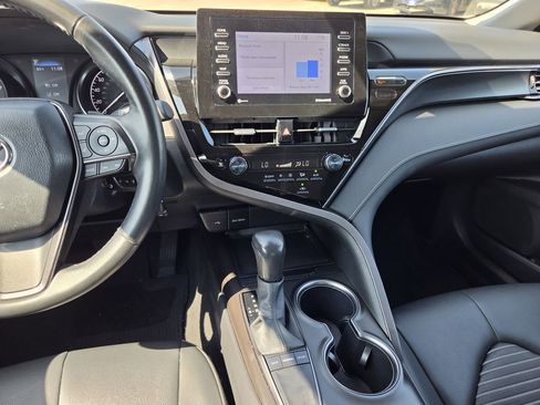 Used 2024 Toyota Camry SE FWD image 16