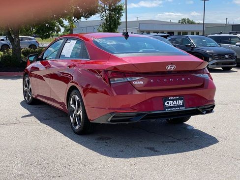 Used 2022 Hyundai Elantra SEL w/ Convenience + Premium Package FWD image 5