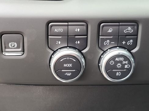 New 2025 GMC Sierra 2500 Denali w/ Denali Reserve Package image 23