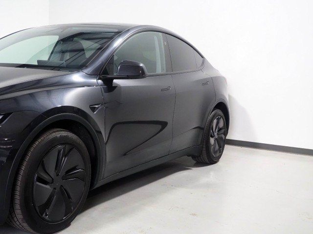 Used 2026 Tesla Model Y Long Range RWD image 58
