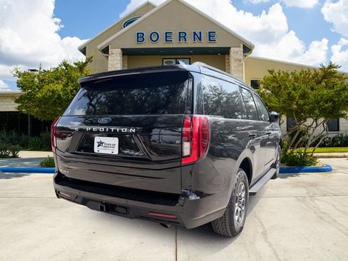 Used 2025 Ford Expedition Active AWD/4WD image 7