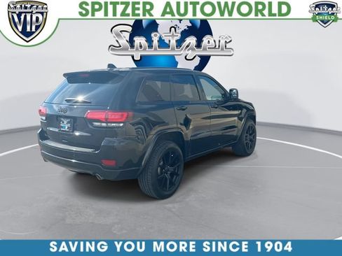 Used 2018 Jeep Grand Cherokee Altitude AWD/4WD image 9