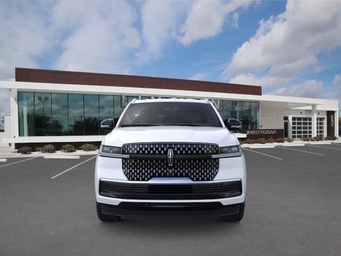 New 2026 Lincoln Navigator Premiere AWD/4WD image 6