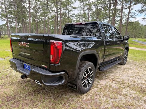 Used 2023 GMC Sierra 1500 AT4 w/ Technology Package AWD/4WD image 8
