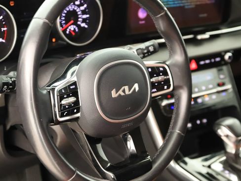 Used 2022 Kia Carnival SX FWD image 16