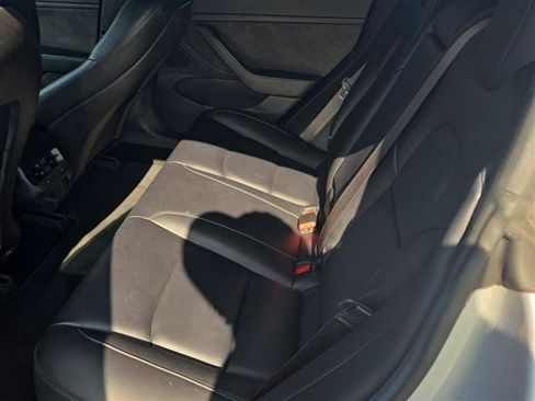 Used 2018 Tesla Model 3 RWD image 9