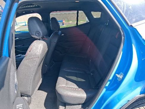Used 2024 Chevrolet Trax RS w/ Sunroof Package FWD image 18