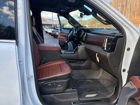 New 2026 GMC Sierra 2500 Denali Ultimate image 15