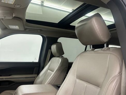 Used 2020 Ford Expedition XLT w/ Equipment Group 202A AWD/4WD image 14