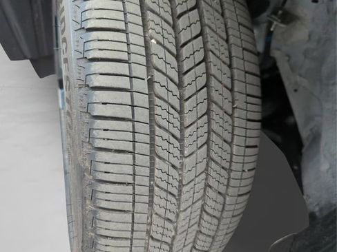 Certified 2025 Nissan Kicks SR image 48