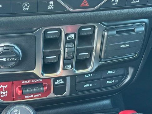 New 2026 Jeep Gladiator Sport AWD/4WD image 23