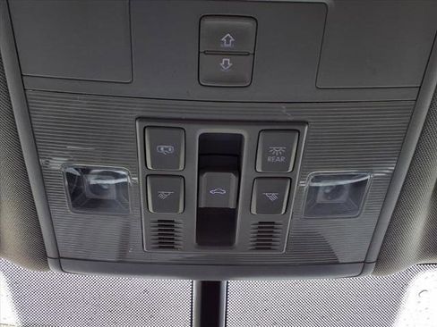 Used 2021 Volkswagen Atlas SE w/ Panoramic Sunroof Package image 18