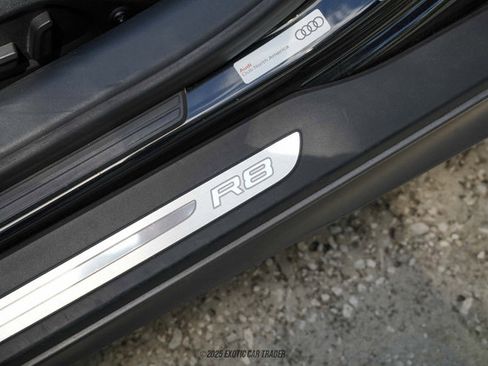 Used 2011 Audi R8 V10 image 36