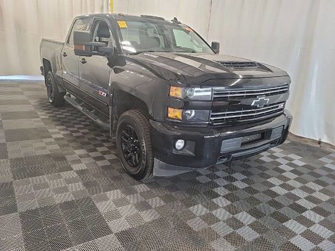 Used 2019 Chevrolet Silverado 2500 LTZ image 4