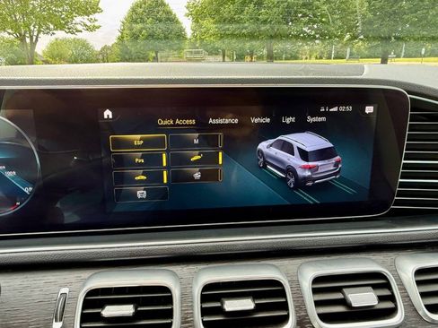 Used 2022 Mercedes-Benz GLE 350 4MATIC w/ AMG Line Exterior image 27