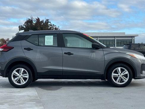 Used 2024 Nissan Kicks S image 2