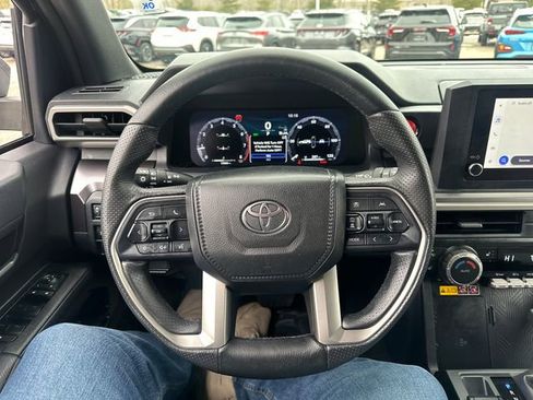 Certified 2025 Toyota 4Runner TRD Off-Road image 35