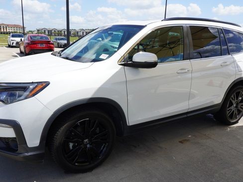 Used 2021 Honda Pilot Special Edition image 3