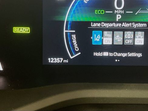 Used 2025 Toyota Camry SE AWD/4WD image 12