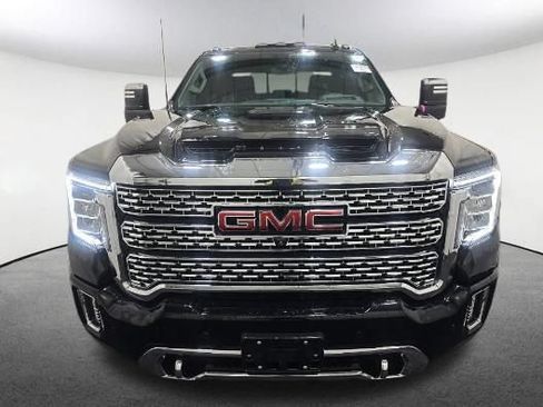 Used 2023 GMC Sierra 3500 Denali w/ Denali Black Diamond Edition AWD/4WD image 2