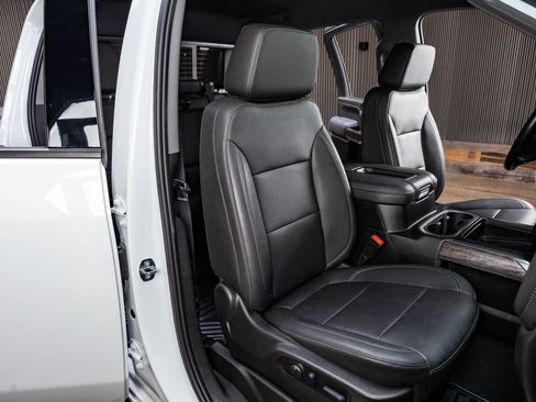 Used 2022 Chevrolet Silverado 2500 LTZ w/ LTZ Plus Package image 31