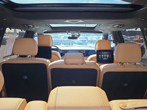 Used 2024 Jeep Grand Wagoneer Series III w/ Rear Seat Video Group 1 image 19