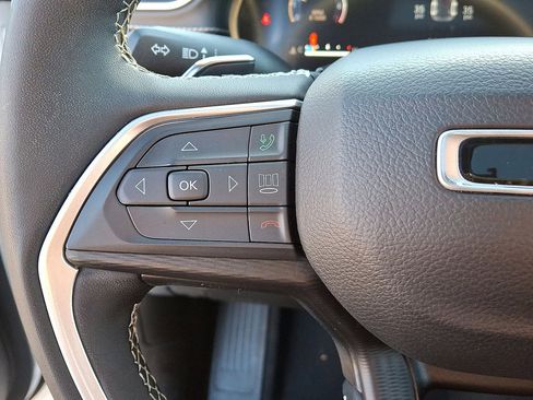 Certified 2024 Jeep Grand Cherokee Altitude image 17