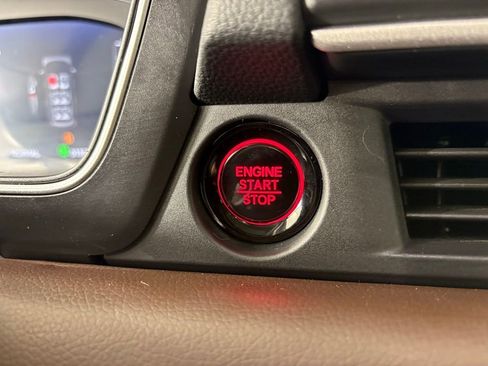 Used 2025 Honda Pilot Elite image 23