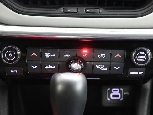 Used 2023 Jeep Compass Limited w/ Elite Group AWD/4WD image 7