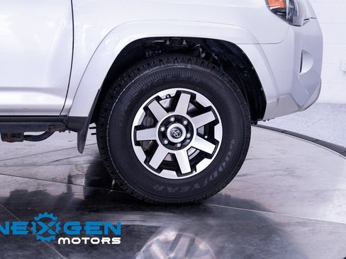 Used 2019 Toyota 4Runner TRD Off-Road Premium AWD/4WD image 51