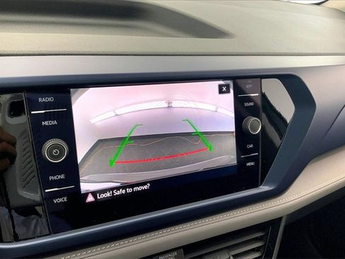 Used 2024 Volkswagen Taos SE image 21