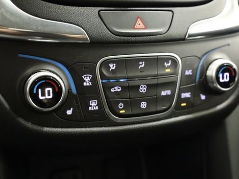 Used 2018 Chevrolet Equinox LT w/ Sun & Infotainment Package image 23