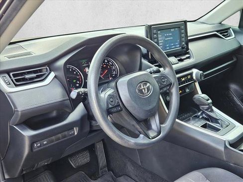 Used 2019 Toyota RAV4 XLE w/ Convenience Package FWD image 10