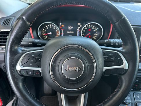 Used 2018 Jeep Compass Trailhawk w/ Leather Interior Group AWD/4WD image 22