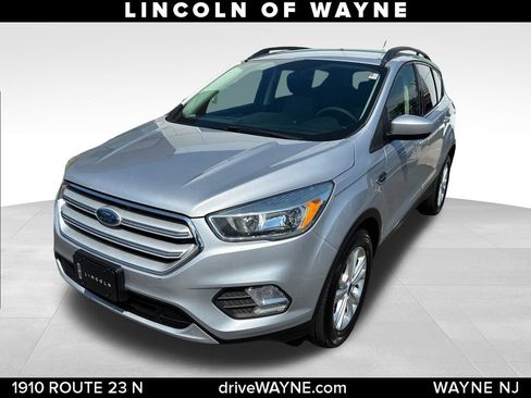 Used 2018 Ford Escape SE w/ SE Sync 3 Package AWD/4WD image 1