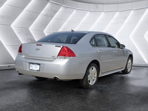 Used 2015 Chevrolet Impala LT w/ LT Sunroof Package FWD image 3