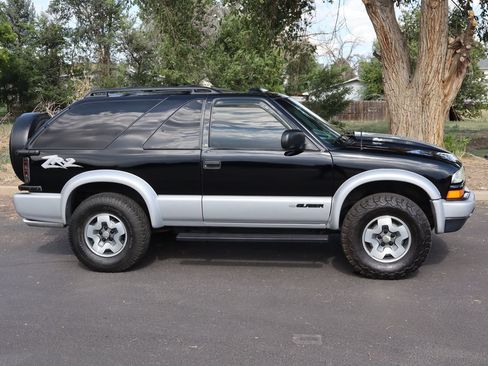 Used 2002 Chevrolet Blazer LS w/ Preferred Equipment Group AWD/4WD image 3
