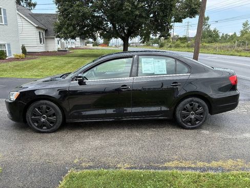 Used 2013 Volkswagen Jetta SE FWD image 4