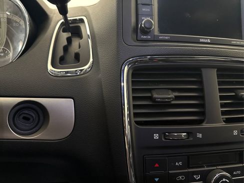Used 2019 Dodge Grand Caravan GT FWD image 34