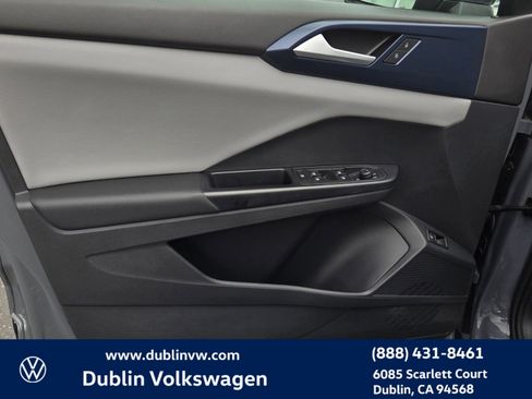 Certified 2023 Volkswagen Taos SE FWD image 10