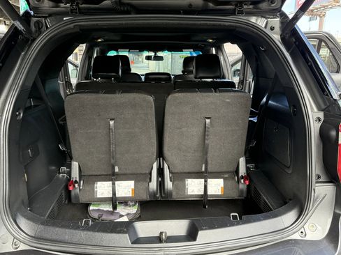 Used 2017 Ford Explorer XLT w/ Equipment Group 202A image 18