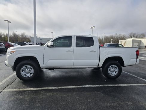 Used 2023 Toyota Tacoma SR image 4